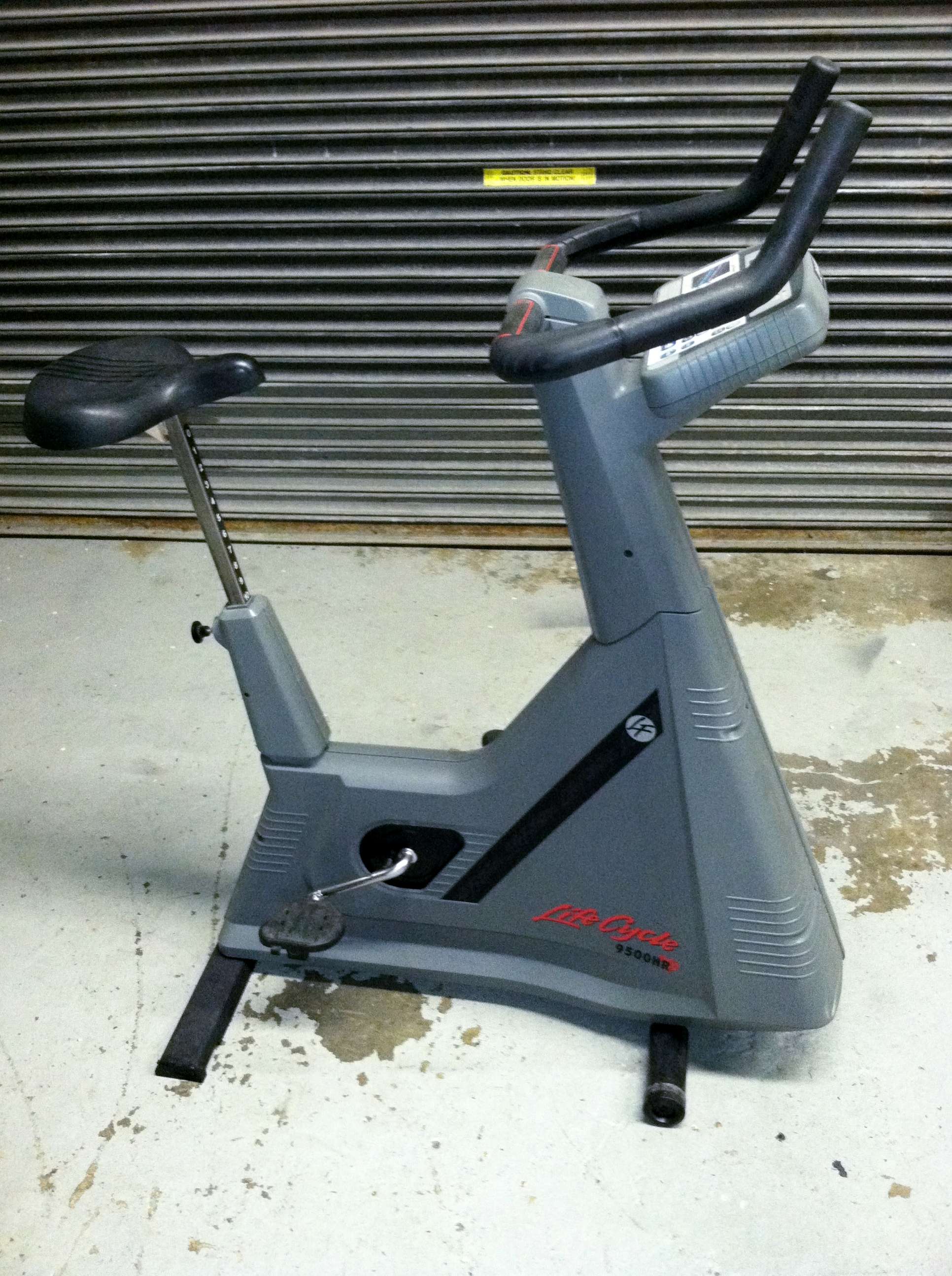 Life Fitness Lifecycle 9500HR Upright Stationary Exercise Bike Gym Quality! eBay
